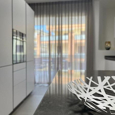 Modern And Spacious Appartement With Beach View. Gallipoli Kültér fotó